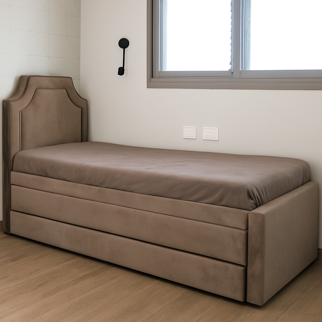 מיטת יחיד מרופדת בעיצוב קלאסי עם ראש מיטה מעוטר בצבעי חום אפרפר